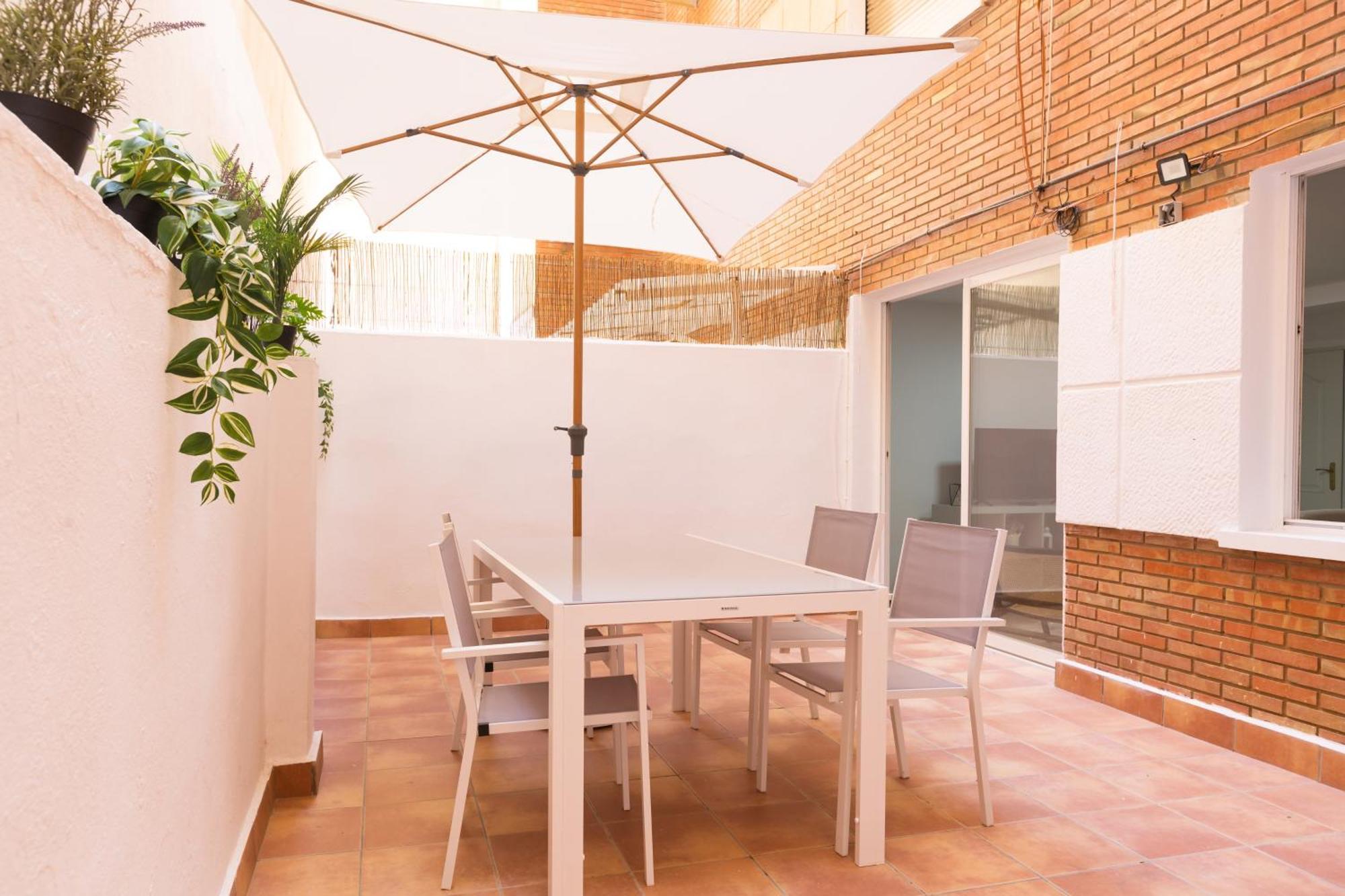 Charming Apartment Malagas Moon Exterior photo